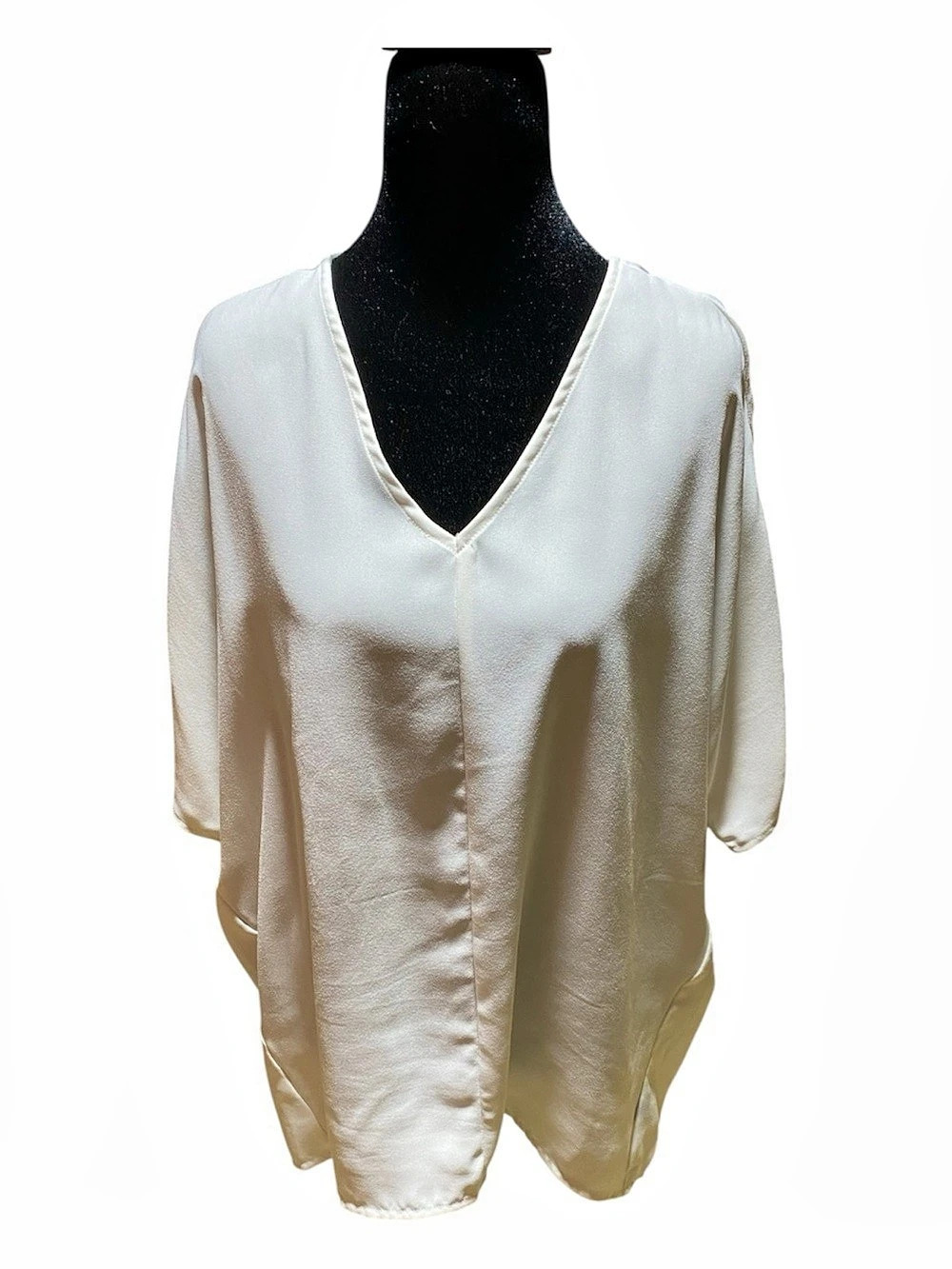 Worthington V-Neck Blouse in White Size Large Like New